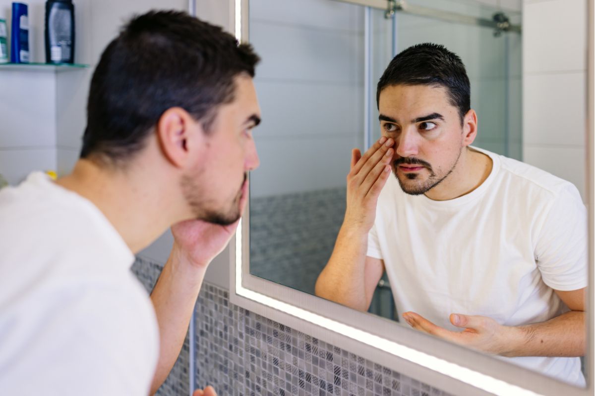 Sagging Skin Around the Eyes? Here’s How To Treat It Without Surgery